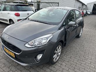 damaged passenger cars Ford Fiesta 1.1 Trend 2018/1