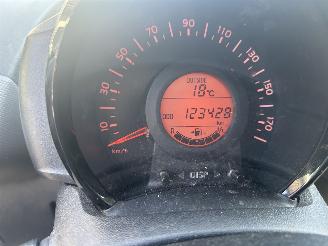 Peugeot 108 1.0  e-VTI  Active picture 8