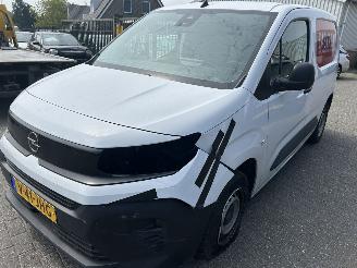damaged commercial vehicles Opel Combo 1.5 BlueHDI  100 S&S   ( Nieuw model ) 2024/10