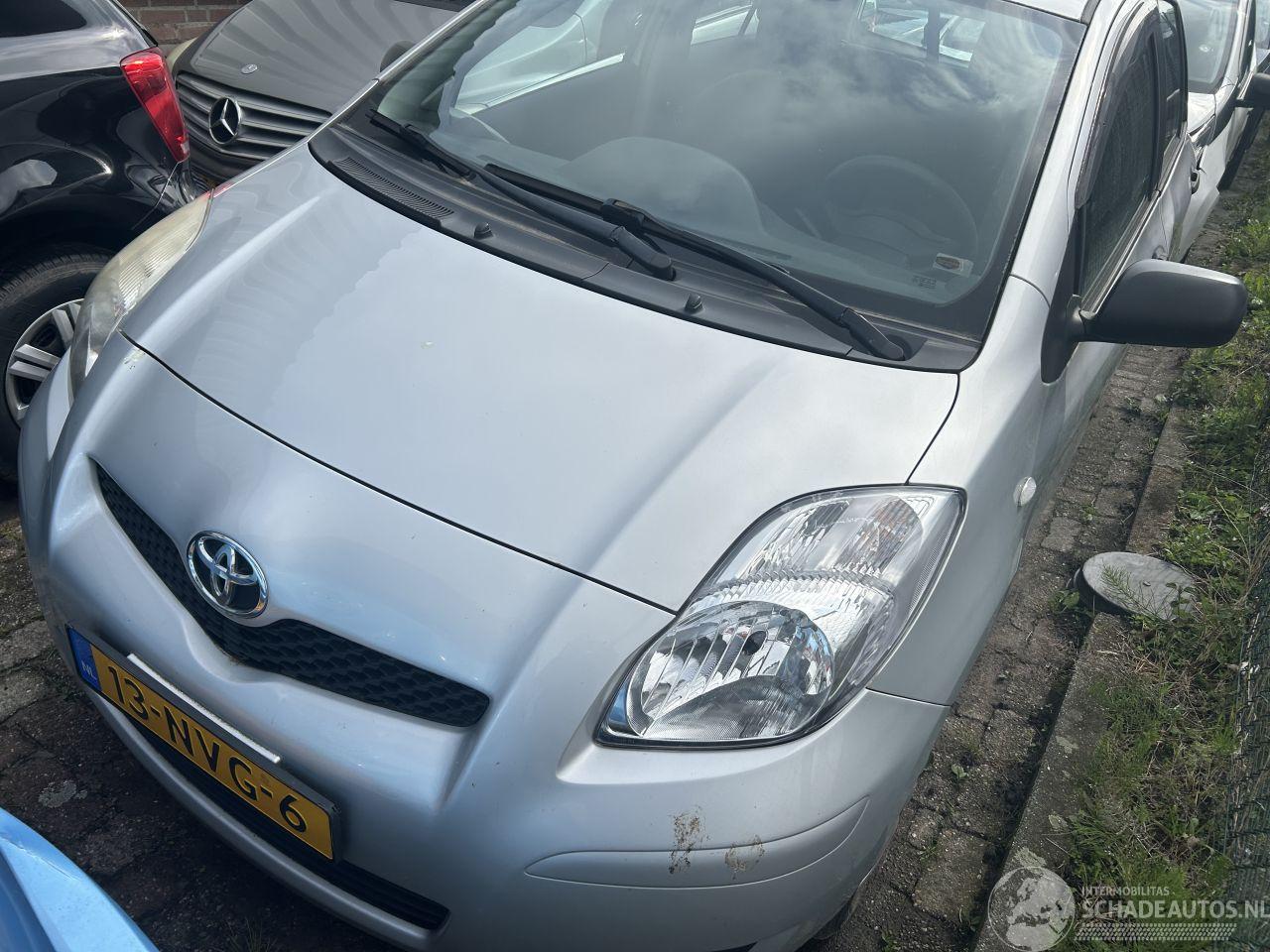 Toyota Yaris 1.0 VVTi Acces