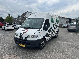 Vaurioauto  campers Peugeot Boxer  1999/11