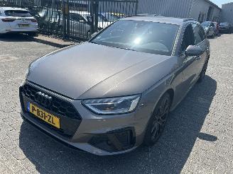 Audi A4 Avant 35 TFSI  Automaat  S-Line picture 1
