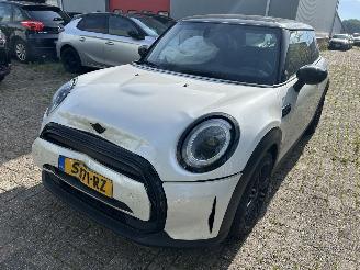 krockskadad bil auto Mini Cooper Camden 1.5  Automaat 2023/3