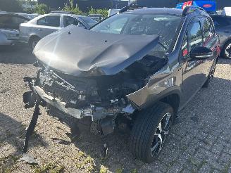 krockskadad bil auto Peugeot 2008 1.2 PureTech  Automaat GT Line 2019/1