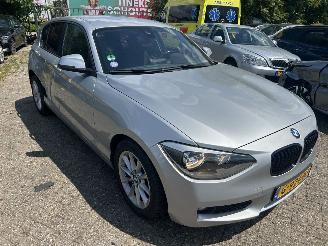 BMW 1-serie 116i   5 Drs picture 3