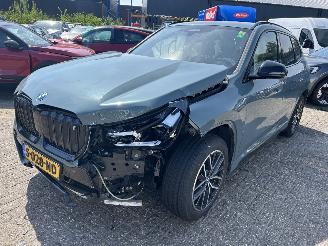 Schadeauto BMW iX1 xDrive  3.0 Launch Edition  67 kWh M pakket-Leer-Panoramadak 2023/3