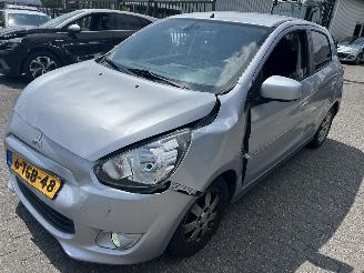 skadebil auto Mitsubishi Space-star 1.2  Automaat 2014/1