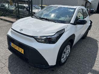 krockskadad bil auto Toyota Aygo X  1.5   Hybrid  Automaat    ( 2708 Km ) 2026/4