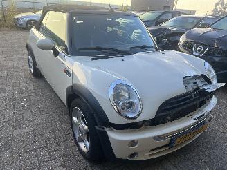 Mini Cooper 1.6 Cabriolet  Automaat picture 3