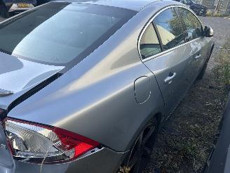 Volvo S-60 2.0 T5 R -Design picture 4