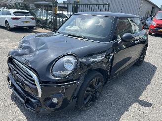 krockskadad bil auto Mini Cooper 1.5 2019/8