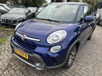 Vaurioauto  passenger cars Fiat 500L 0.9 Twinair Trekking 2009/5