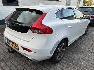 Volvo V-40 2.0 D   R Design picture 4
