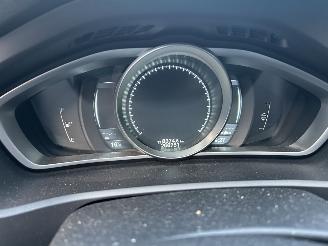 Volvo V-40 2.0 D   R Design picture 14