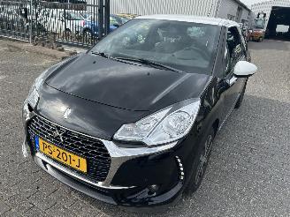 krockskadad bil auto Citroën DS3 1.2 PureTech  So Chic 2016/11