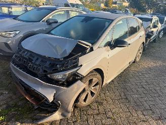 krockskadad bil auto Cupra Born Essential 58 kWh   150 KW Automaat 2024/2