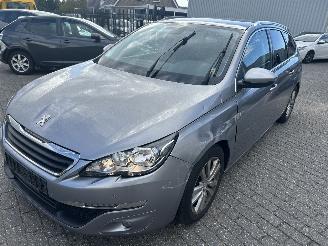 Damaged car Peugeot 308 SW  1.2 Pure Tech Exclusive 2015/11