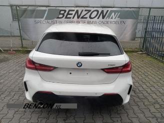 Vrakbiler auto BMW 1-serie 1 serie (F40), Hatchback, 2019 118i 1.5 TwinPower 12V 2022/7