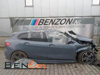 Vrakbiler bromfiets BMW 1-serie 1 serie (F40), Hatchback, 2019 118i 1.5 TwinPower 12V 2021/10