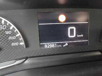 Peugeot 208 1.2 Pure Tech Active Pack picture 16