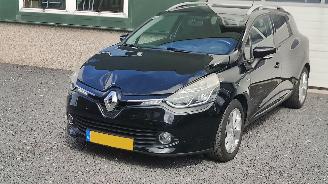 Damaged car Renault Clio Estate 0.9 TCE Dynamique Navi Trkhaak Cruise 2017/5