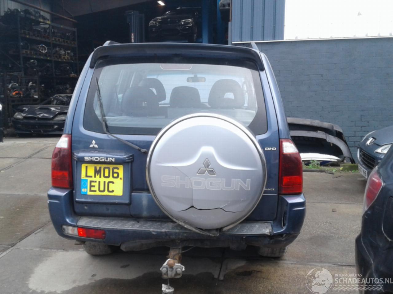 Mitsubishi Pajero Pajero Hardtop (V6/7), Terreinwagen, 2000 / 2006 3.2 DI-D 16V Long