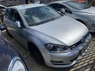 Vrakbiler auto Volkswagen Golf Golf VII (AUA), Hatchback, 2012 / 2021 1.2 TSI BlueMotion 16V 2015/0