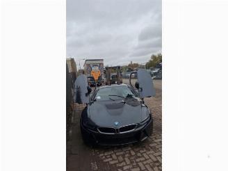 BMW i8  picture 2