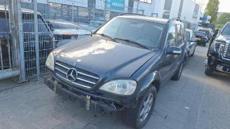 Démontage voiture Mercedes ML ML I (163), SUV, 1998 / 2005 400 4.0 CDI V8 32V 2002/8