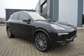 Schadeauto Porsche Cayenne 3,0 Diesel Full options PDF problem 2016/5