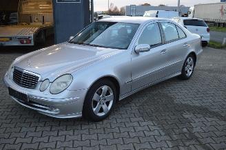 Schadeauto Mercedes E-klasse 200 CDI AVANTGARDE SCHUIFDAK AUTOMAAT SHZ 2004/2