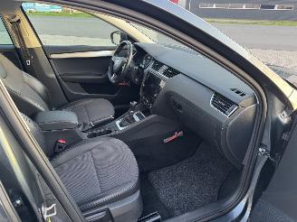 Skoda Octavia 1.6 TDI DSG KLIMA NAVI AHK SITZHEIZUNG picture 13
