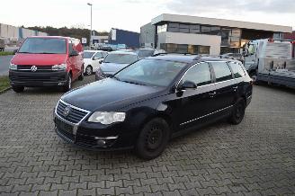 Damaged car Volkswagen Passat 1.4 TSI COMFORTLINE KOMBI 90 KW 1e HAND 2009/1