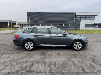 Skoda Superb 1.6 TDI KLIMA NAVI XENON NAVI picture 4