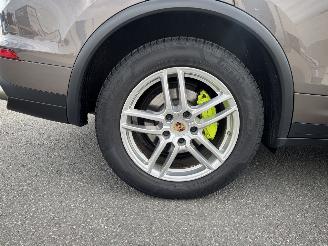 Porsche Cayenne CAYENNE S 3.0 E-HYBRID PANORAMA LEDER NAVI XENON VOL picture 27