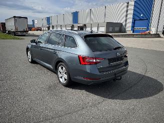 Skoda Superb 1.6 TDI KLIMA NAVI PANORAMA XENON picture 7