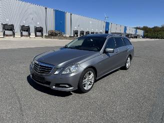 Vaurioauto  passenger cars Mercedes E-klasse E 350 CDI AVANTGARDE KLIMA PANORAMADACH XENON VOLL 2010/5