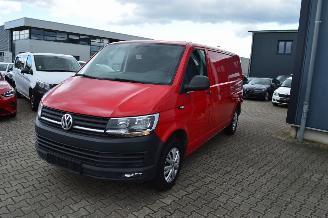 Schadeauto Volkswagen Transporter 2.0 TDI 110 KW EURO 6 KLIMA LANG 2017/6