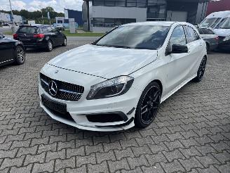 skadebil auto Mercedes A-klasse A180 AUTOMATIK AMG PAKET KLIMA XENON 2013/3