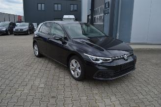 Volkswagen Golf VIII Lim. Life eTSI DSG AUTOMATIK picture 3