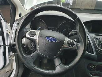 Ford Focus 1.0 EcoBoost Titanium picture 12