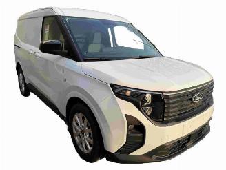 Dezmembrări auto utilitare Ford Transit Courier Van Limited 2024/8