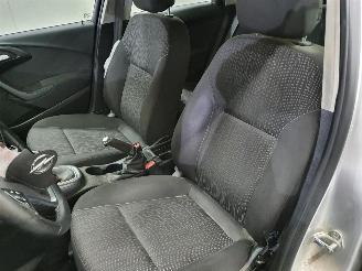 Opel Astra J Edition 1.4 picture 18