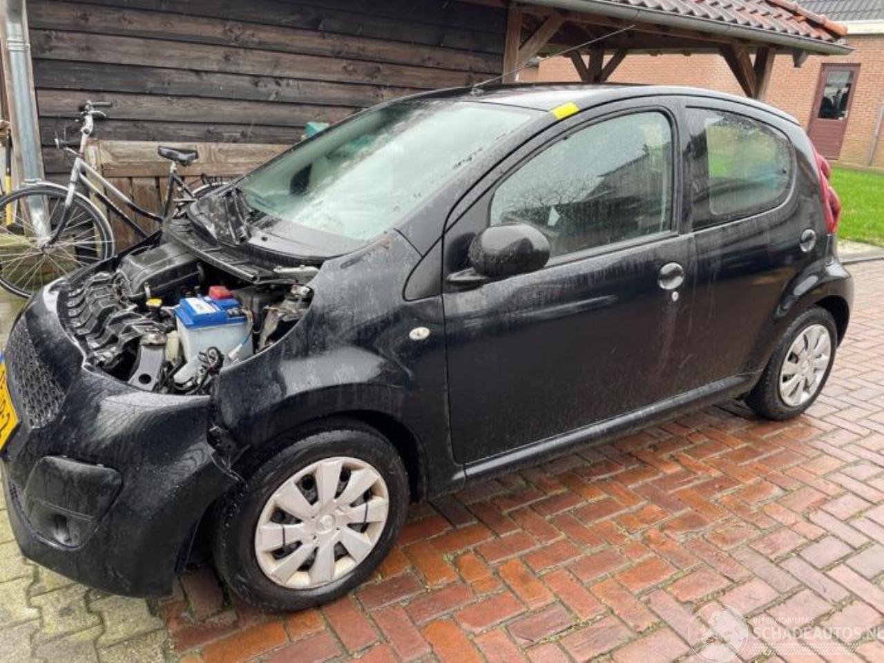 Peugeot 107 107, Hatchback, 2005 / 2014 1.0 12V