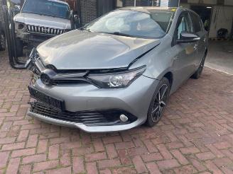 Vrakbiler auto Toyota Auris Auris (E18), Hatchback 5-drs, 2012 / 2019 1.8 16V Hybrid 2017
