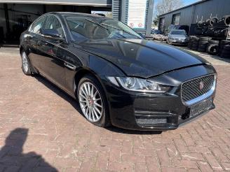 Vrakbiler auto Jaguar XE XE, Sedan, 2015 2.0d 180 16V 2015/0