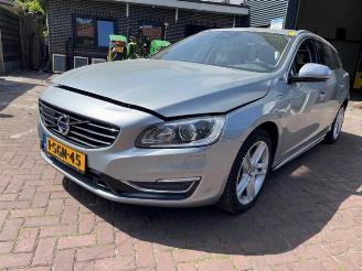 demontáž osobní automobily Volvo V-60 V60 I (FW/GW), Combi, 2010 / 2018 2.4 D6 20V Plug-in Hybrid AWD 2013/8