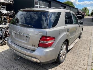 Mercedes ML ML II (164/4JG), SUV, 2005 / 2011 3.0 ML-320 CDI 4-Matic V6 24V picture 3