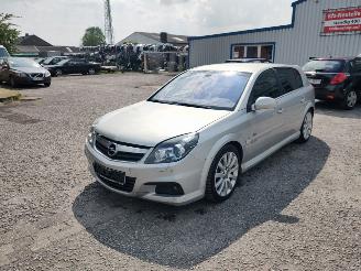 Uttjänta bilar auto Opel Signum 1.9 CDTI Zilver Z157 Onderdelen Z19DTH Motor 2007/9