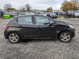 Peugeot 208 e-HDI 1.6 picture 4